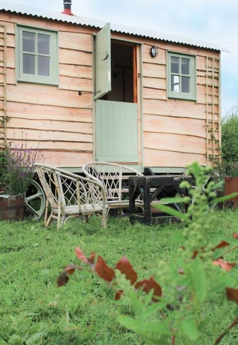 The Shepherds Hut Shrewsbury Exterior photo